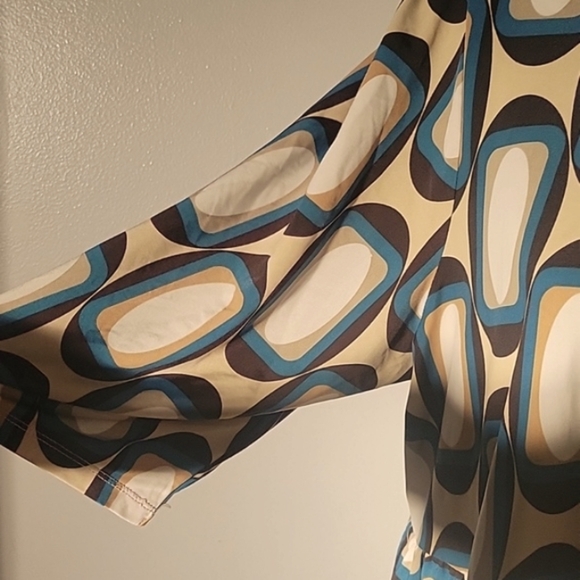 JW Women Round Neck Multi Color Pattern Blouse, Size 3X - Picture 4 of 7